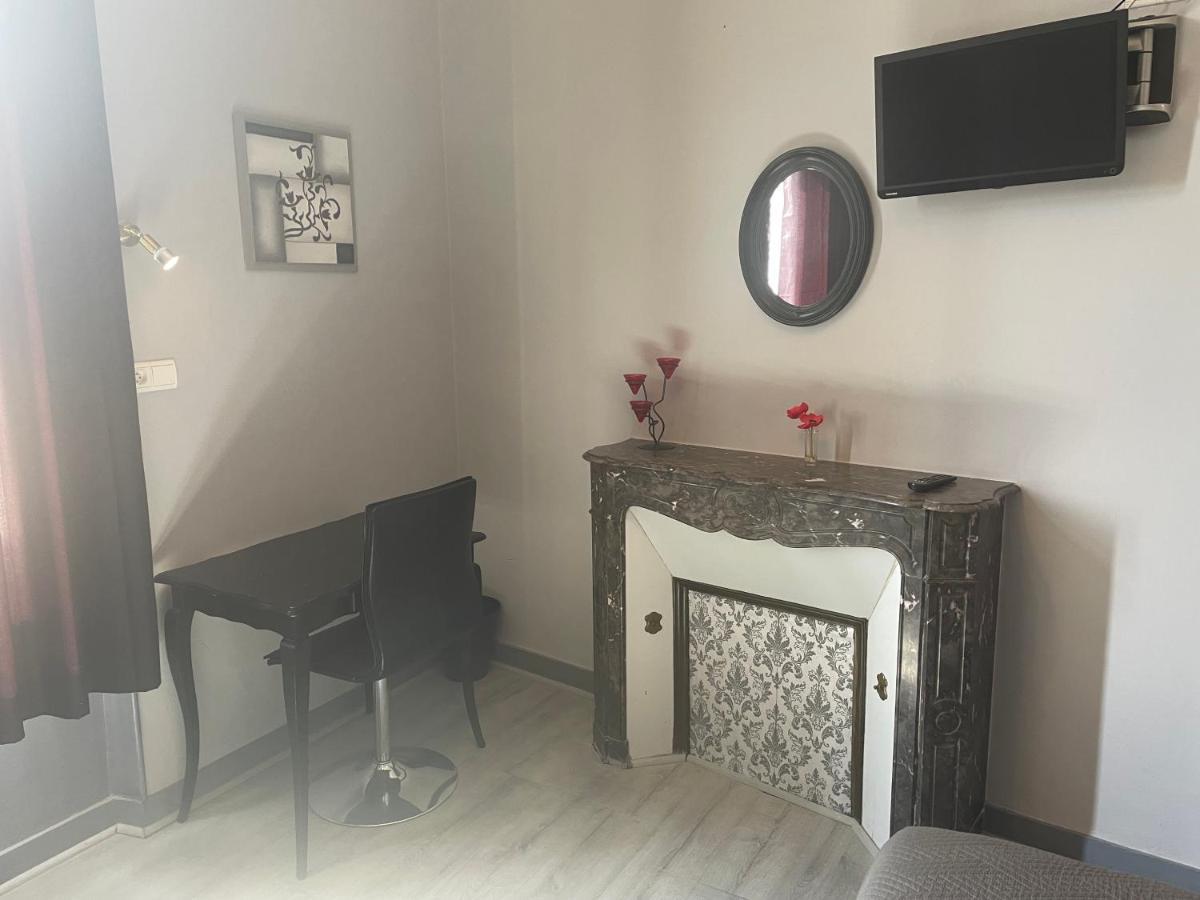 Hotel Au Chapon Fin Poitiers Bagian luar foto